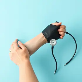 Como medir pressão em casa: passo a passo seguro e cuidados importantes